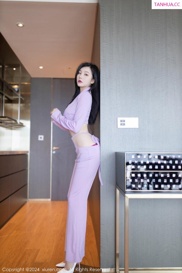 安然Maleah  [XiuRen]高清写真图 2024.01.23 No.8006 安然anran OL美腿第4张图片